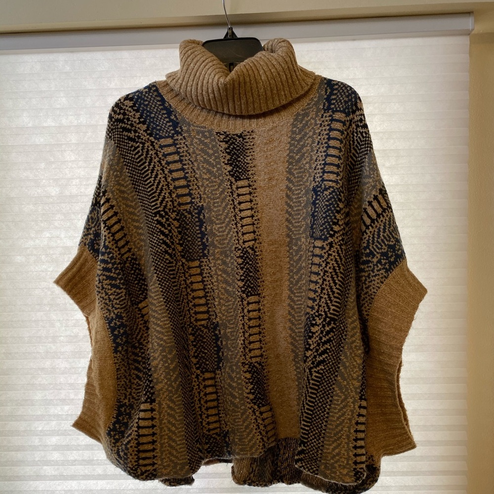 Turtle neck sweater poncho